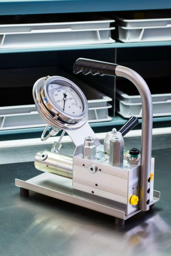 MiniBOOSTER Hydraulic Intensifier M-HC2-2.8-801-1M01