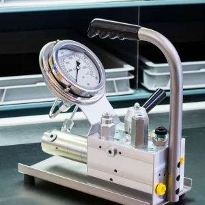 miniBOOSTER Hydraulic Intensifier M-HC2-810A-2.0